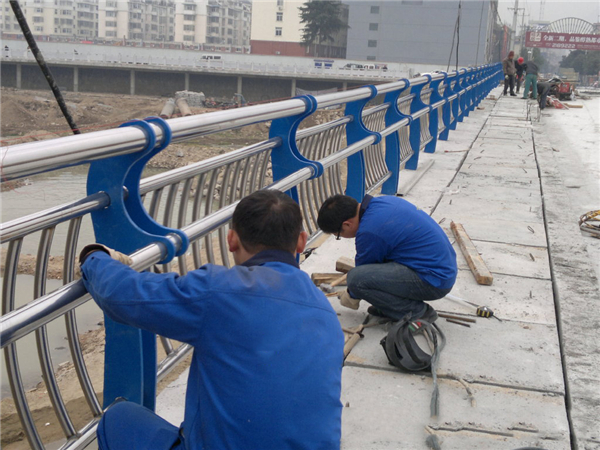 合肥不锈钢河道护栏的特性及其在城市景观中的应用